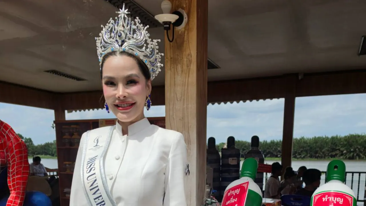 ดร.ปิ๊งปิ๊ง รภัทร Miss Universe ฉะเชิงเทรา ร่วมสืบสานพระพุทธศาสนา ถวายเทียนพรรษา