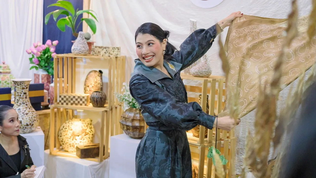 สืบสานพระราชปณิธาน “สมเด็จพระบรมราชชนนีพันปีหลวง” “ไอคอนสยาม” ร่วมอนุรักษ์ศิลปหัตถกรรมไทย
