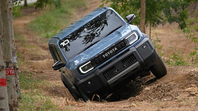 TOYOTA 4×4 The Magnificent Ten สุดยอดสายลุย ฝ่าโคลน ขึ้นเนิน ลุยทุกขีดจำกัด