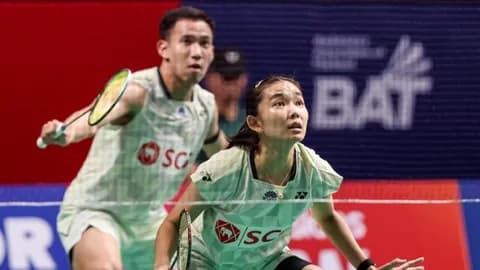 สมราคาแชมป์เก่า “บาส-เฟม” ทุบคู่จากสหรัฐฯ 2-0 ลิ่วรอบสอง ขนไก่ สิงคโปร์ฯ